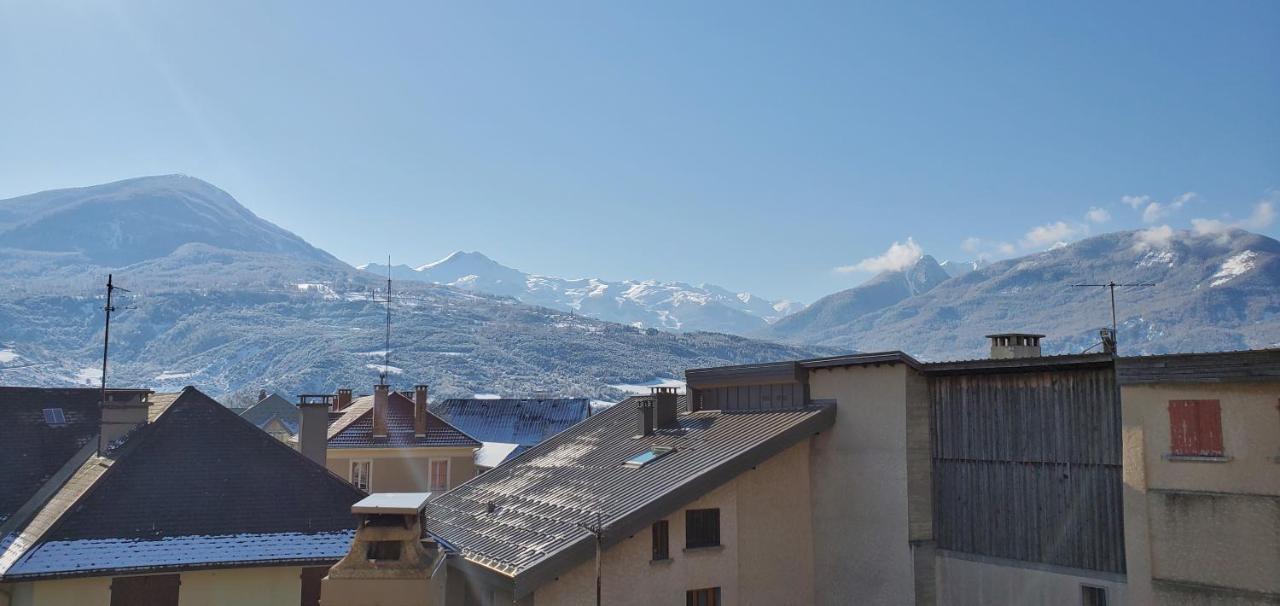 L'Hivernet, Grand Triplex Neuf Au Coeur D'Embrun Acces Facile ภายนอก รูปภาพ
