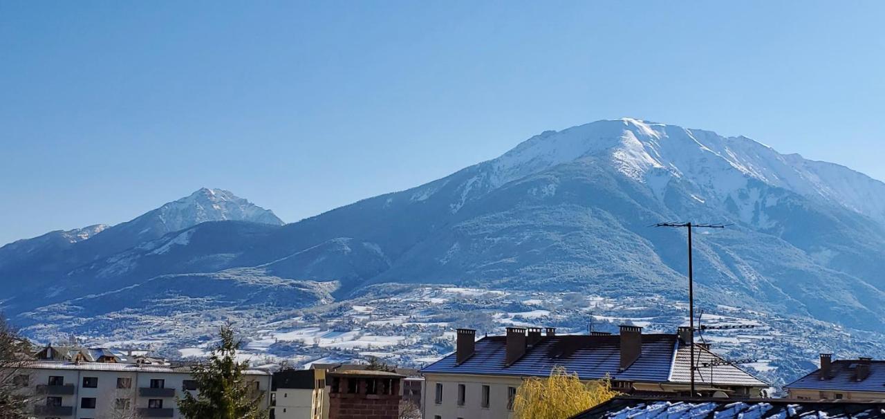 L'Hivernet, Grand Triplex Neuf Au Coeur D'Embrun Acces Facile ภายนอก รูปภาพ