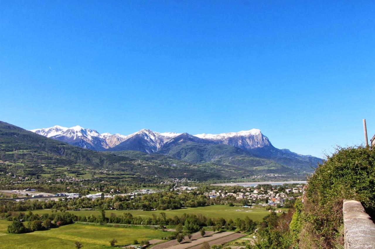 L'Hivernet, Grand Triplex Neuf Au Coeur D'Embrun Acces Facile ภายนอก รูปภาพ